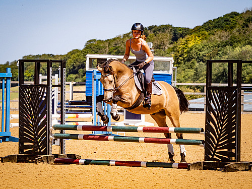 Breach Barn Clear Round Jumping (QP2430)